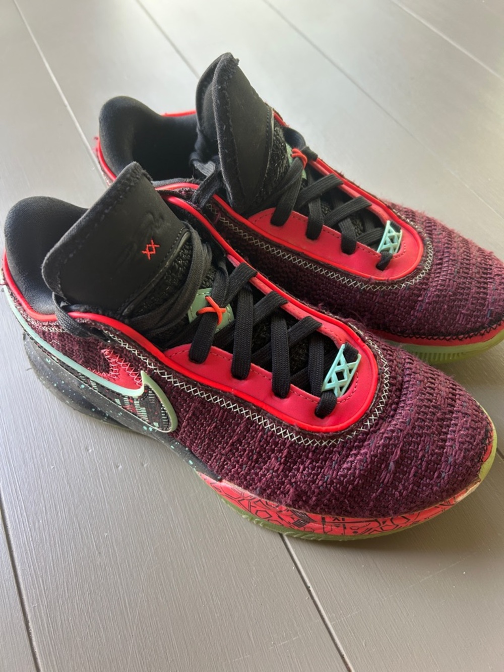 Nike LeBron 20 SE kids basketball shoes